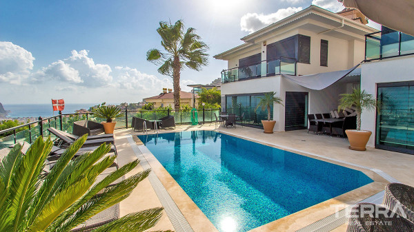 Großes Doppelhaus mit herrlichem Meerblick in Alanya Tepe