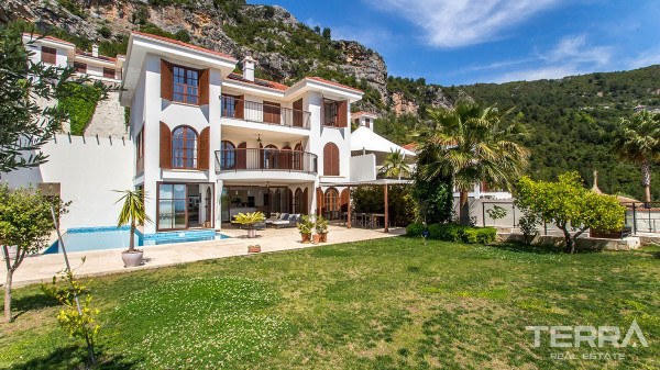 Eksklusiv villa til salgs i Alanya Bektaş med privat pool