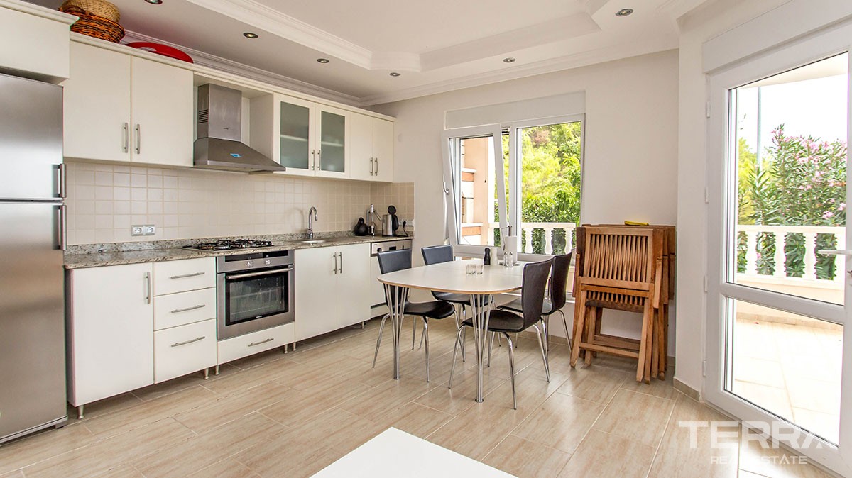 Alanya Sea-View Flats and Penthouses Resale in Prestigious Bektaş - 11748