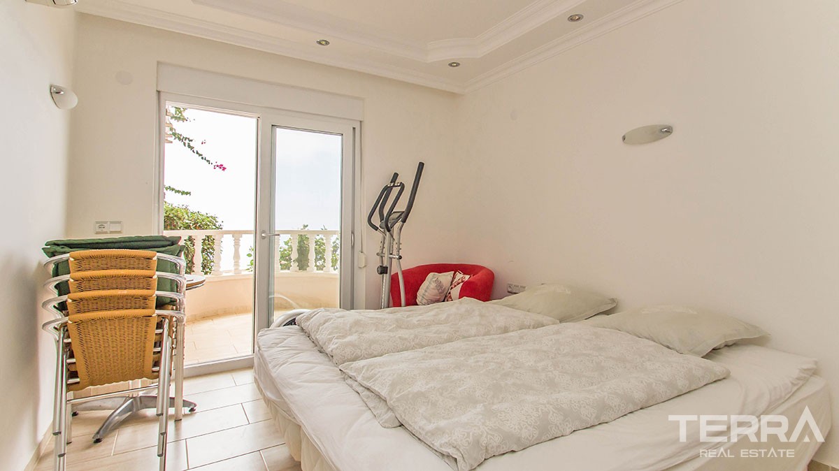 Alanya Sea-View Flats and Penthouses Resale in Prestigious Bektaş - 11755