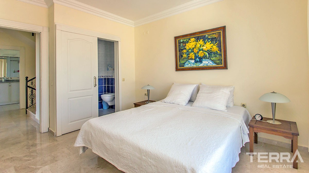 Sea view villa for sale in Alanya Castle - 11811