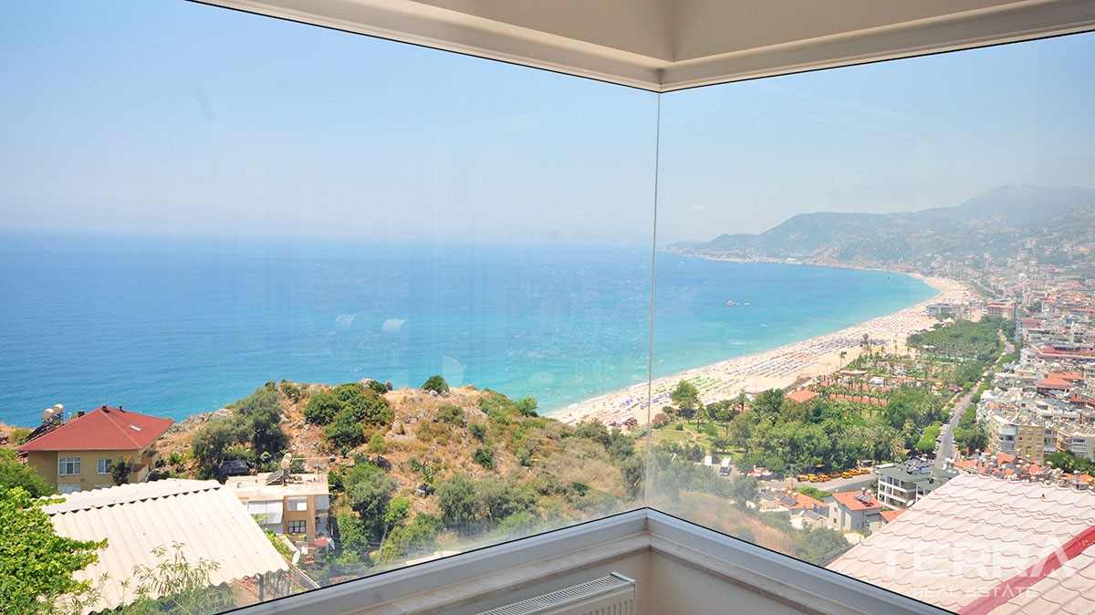 Sea View Villa for Sale in Alanya overlooking Cleopatra Beach - 11888