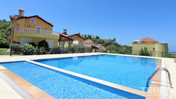 Fully furnished detached villa for sale in Alanya, Kargıcak