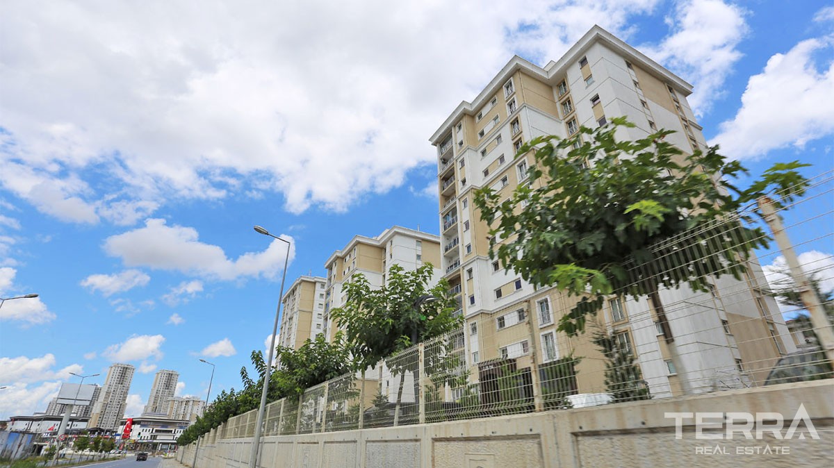 Completed Apartments in Istanbul Başakşehir with Extended Payment Plan - 28112