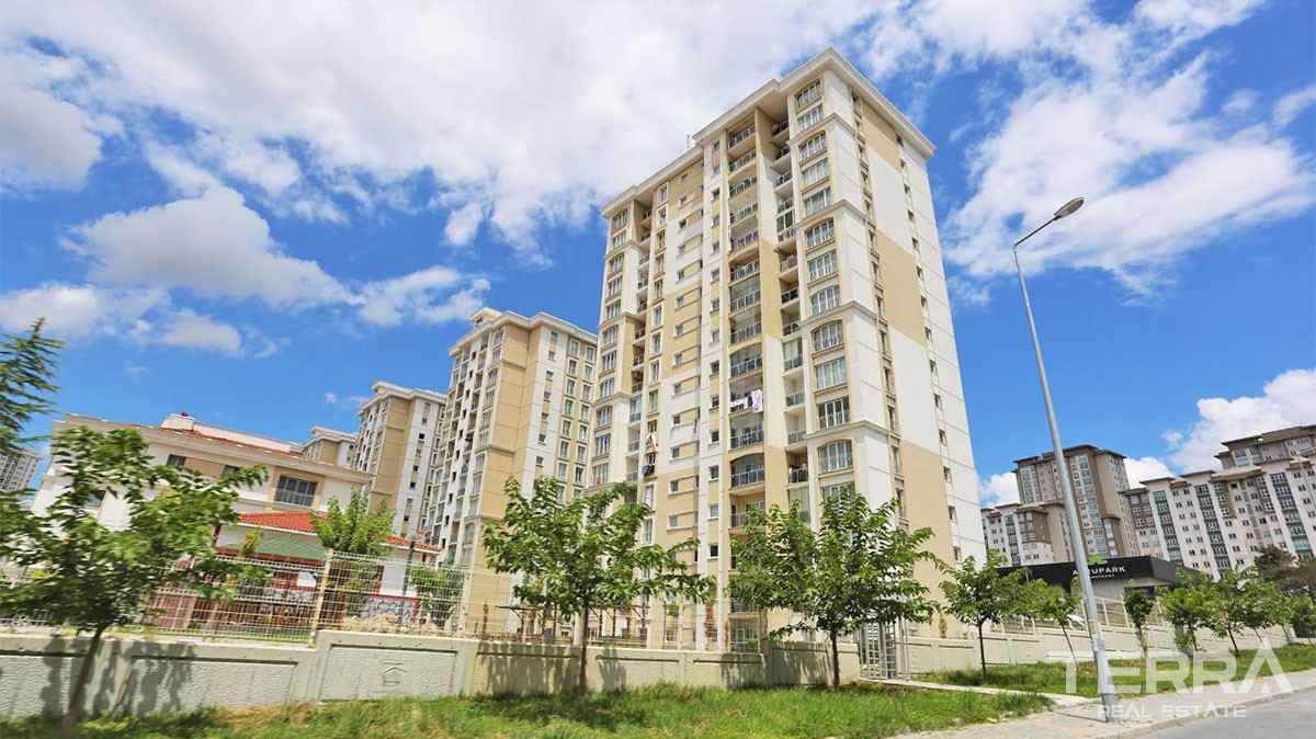 Completed Apartments in Istanbul Başakşehir with Extended Payment Plan - 28115