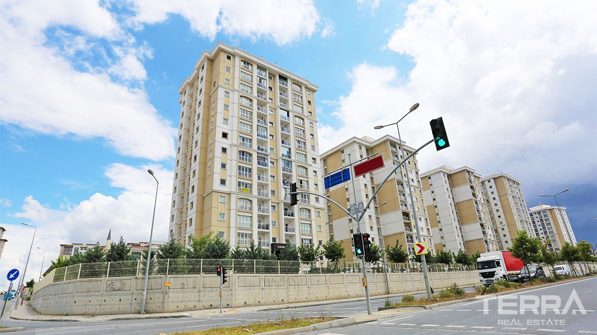 Completed Apartments in Istanbul Başakşehir with Extended Payment Plan - 28116