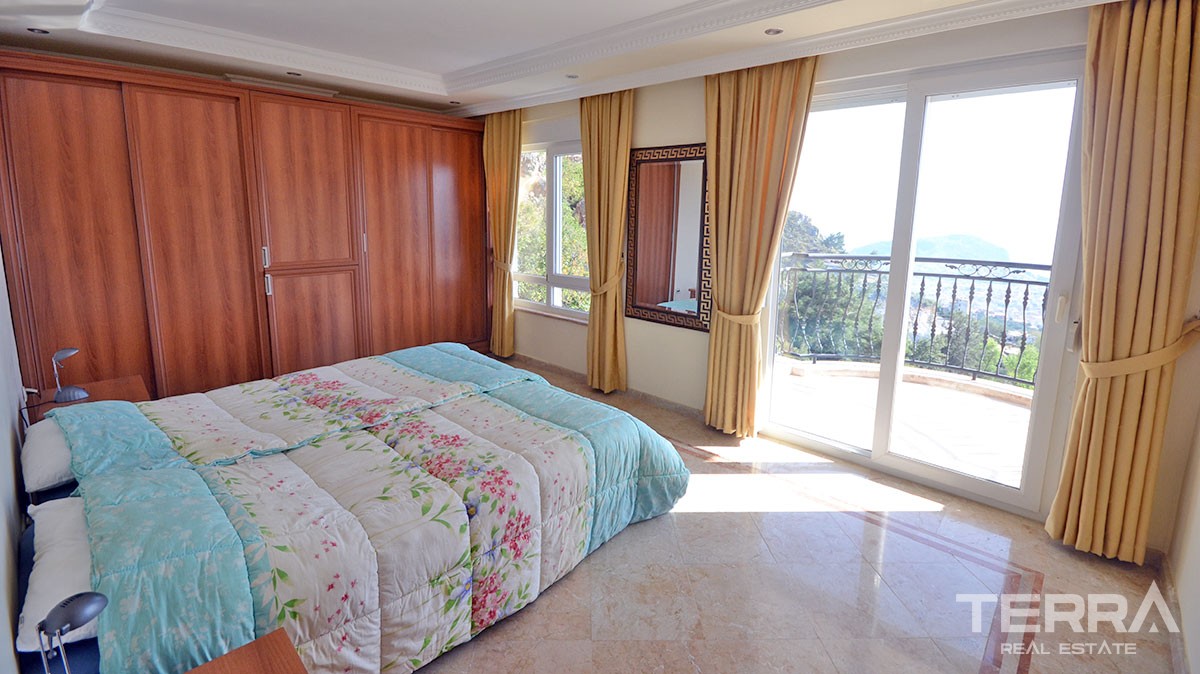 Endless sea view villa for sale in Alanya Bektaş - 12428