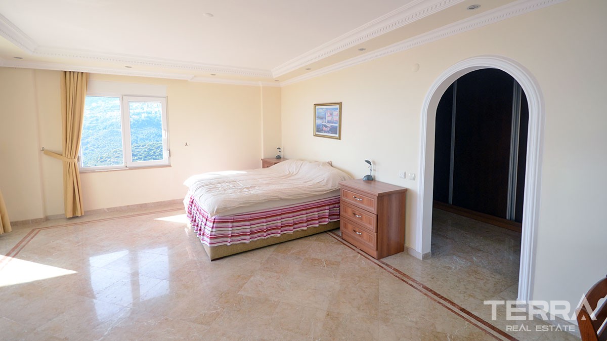 Endless sea view villa for sale in Alanya Bektaş - 12430