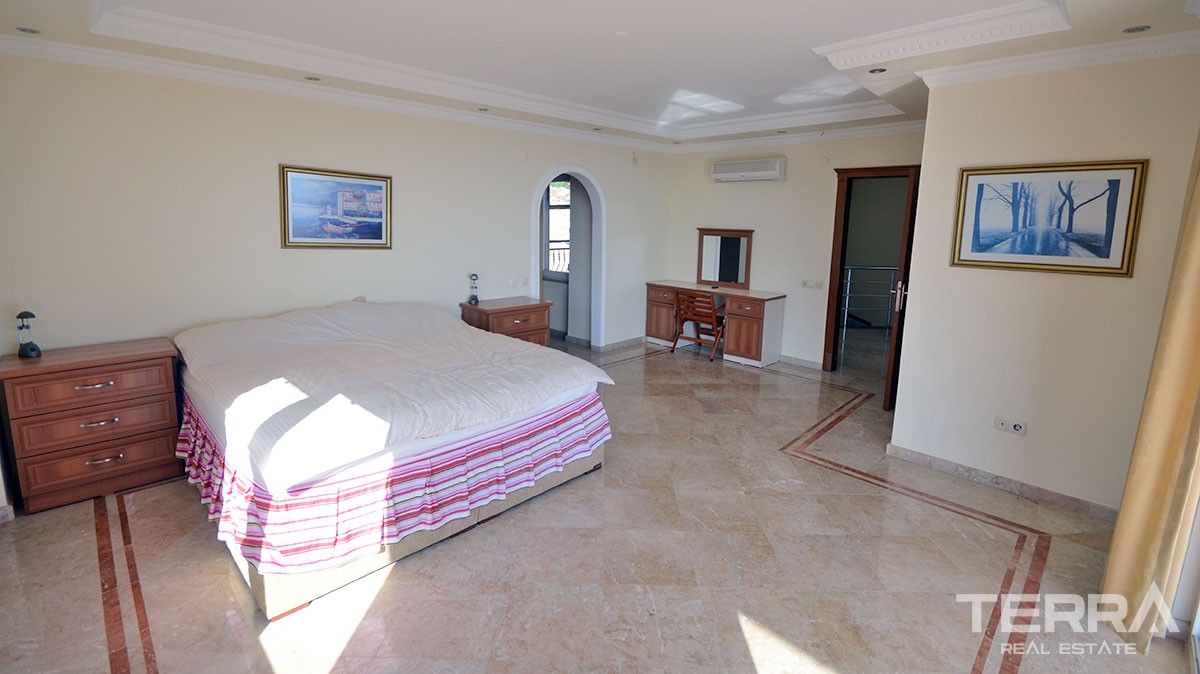 Endless sea view villa for sale in Alanya Bektaş - 12431