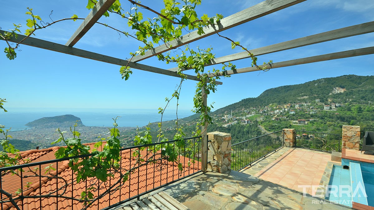 Detached villa for sale in Alanya with private pool - 12450