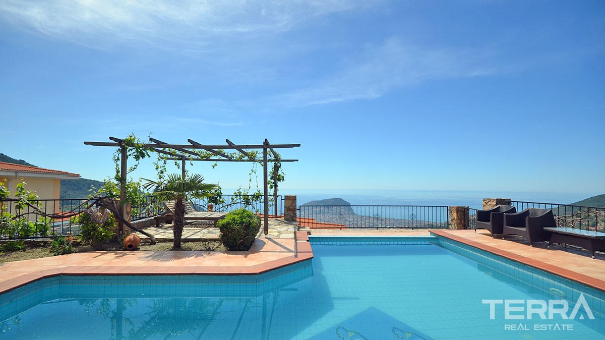 Detached villa for sale in Alanya with private pool - 12451