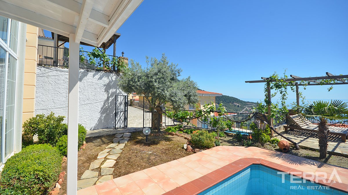 Detached villa for sale in Alanya with private pool - 12454