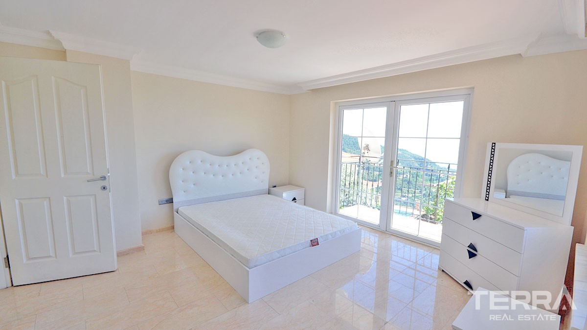 Detached villa for sale in Alanya with private pool - 12466