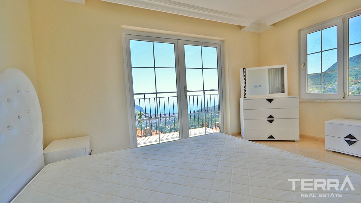 Detached villa for sale in Alanya with private pool - 12468