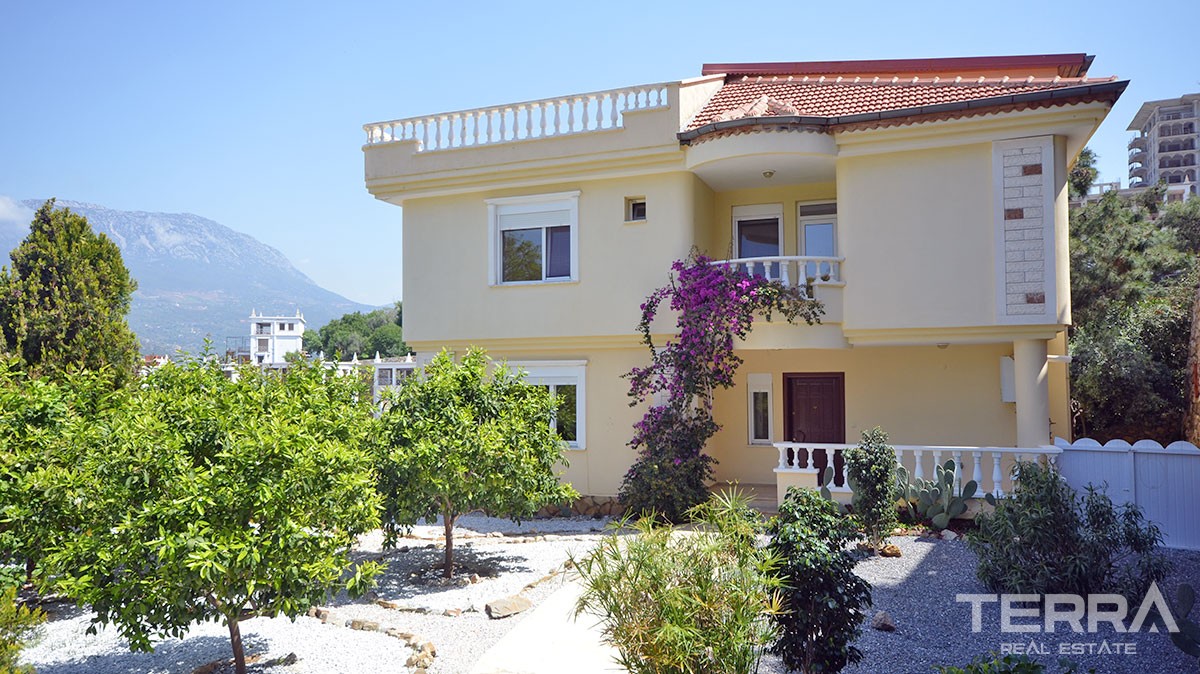 Detached villa for sale with private garden in Kargicak, Alanya - 12634