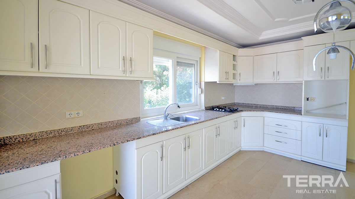 Detached villa for sale with private garden in Kargicak, Alanya - 12645
