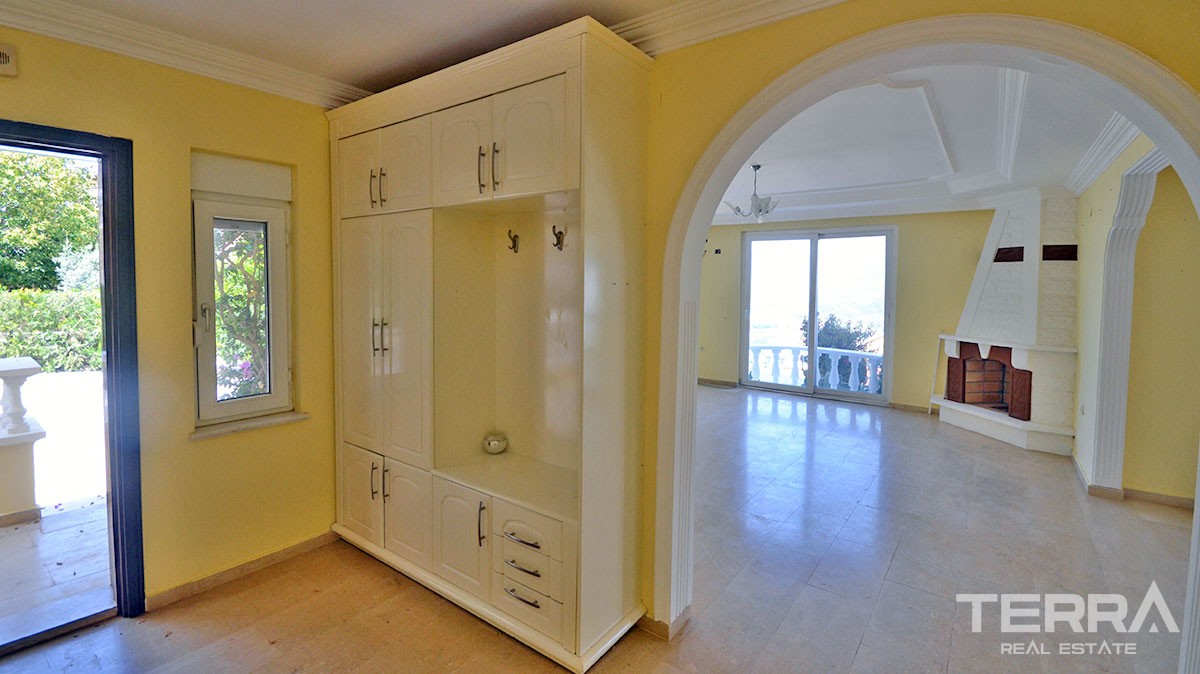 Detached villa for sale with private garden in Kargicak, Alanya - 12647