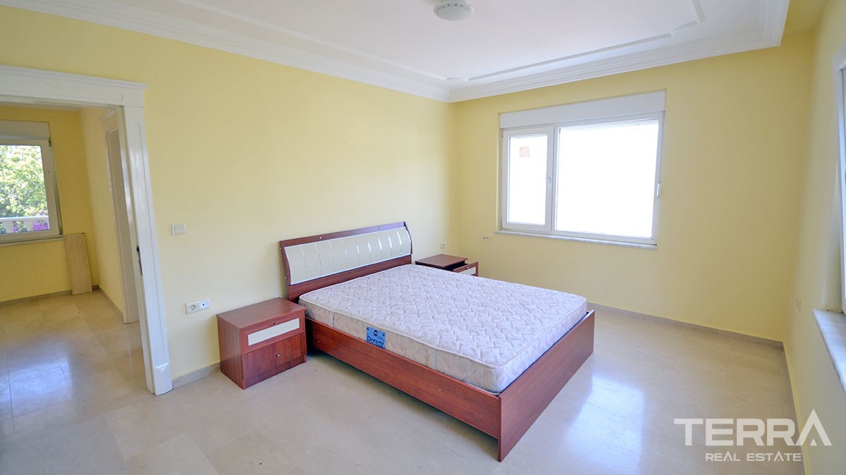 Detached villa for sale with private garden in Kargicak, Alanya - 12648