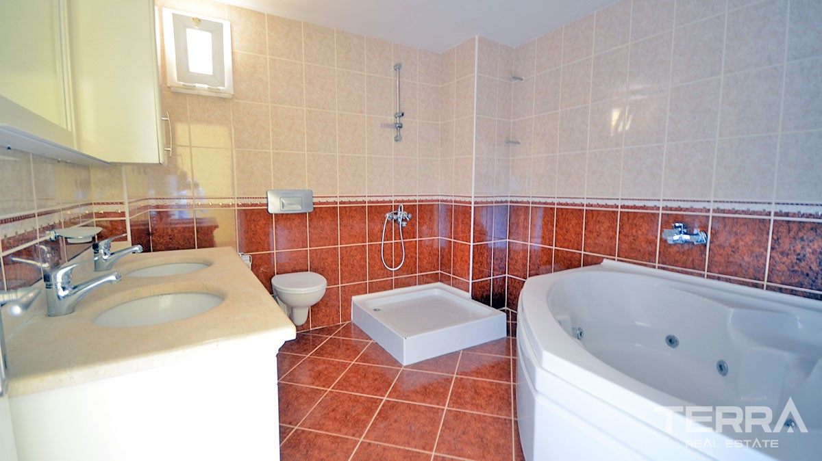 Detached villa for sale with private garden in Kargicak, Alanya - 12651