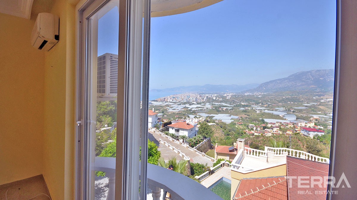 Detached villa for sale with private garden in Kargicak, Alanya - 12652