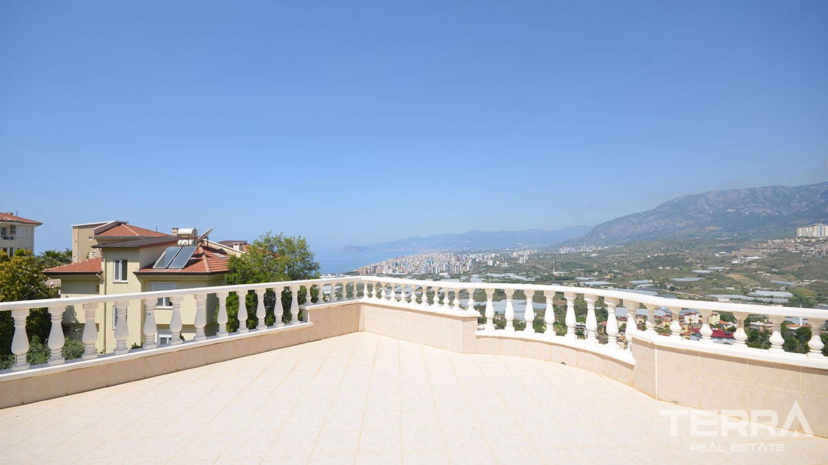 Detached villa for sale with private garden in Kargicak, Alanya - 12653