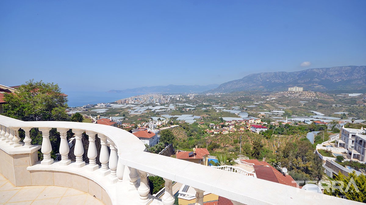 Detached villa for sale with private garden in Kargicak, Alanya - 12654