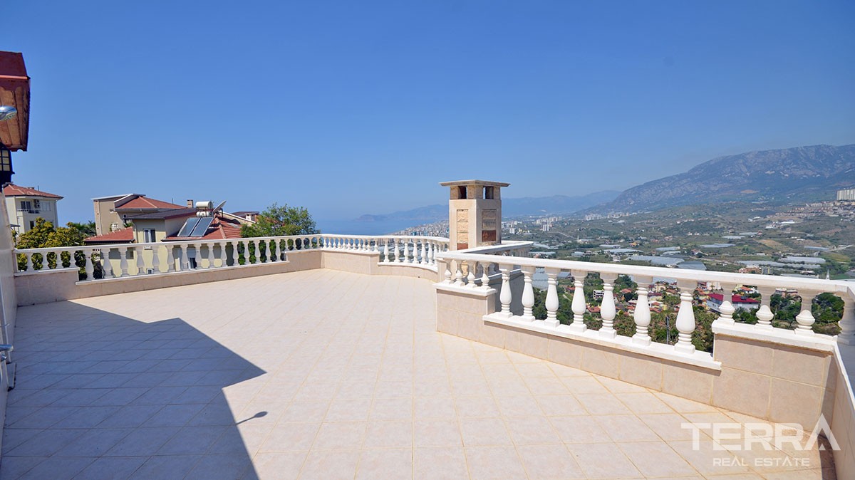 Detached villa for sale with private garden in Kargicak, Alanya - 12656