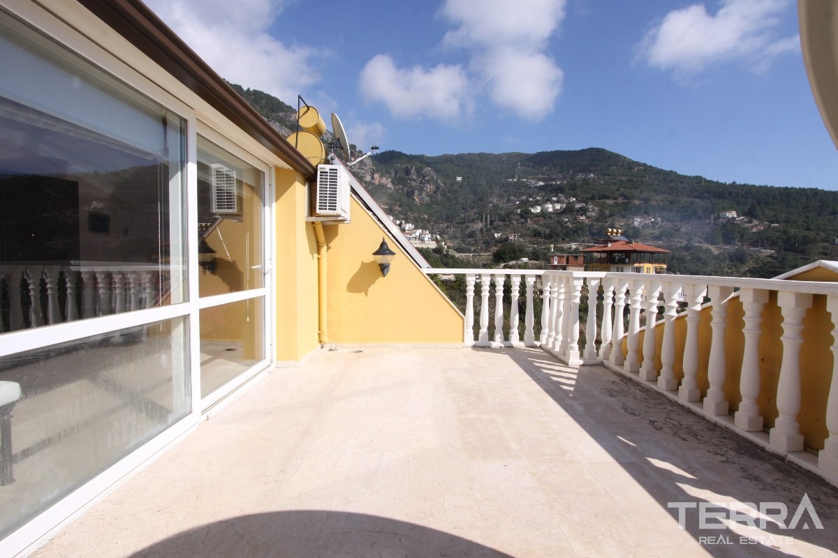 Detached Villa for Sale in Alanya Tepe With Private Swimming Pool - 36609