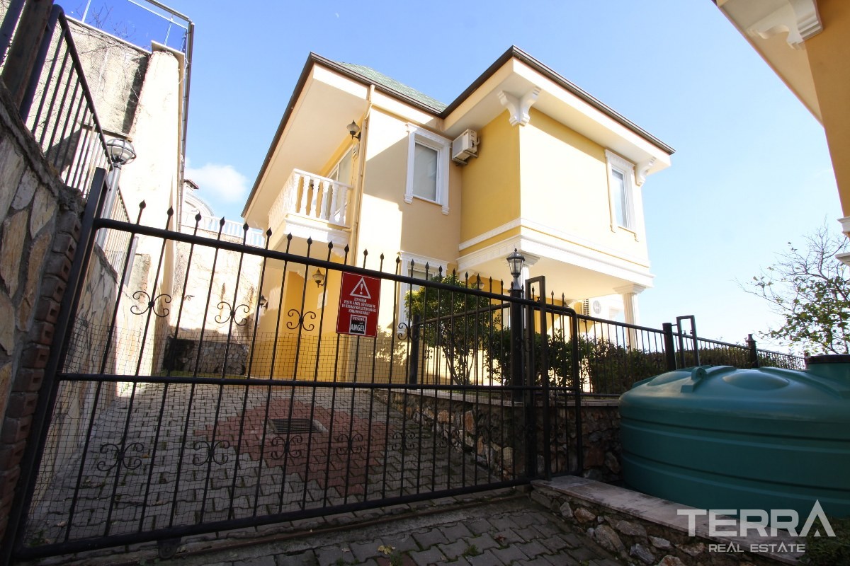 Detached Villa for Sale in Alanya Tepe With Private Swimming Pool - 36610