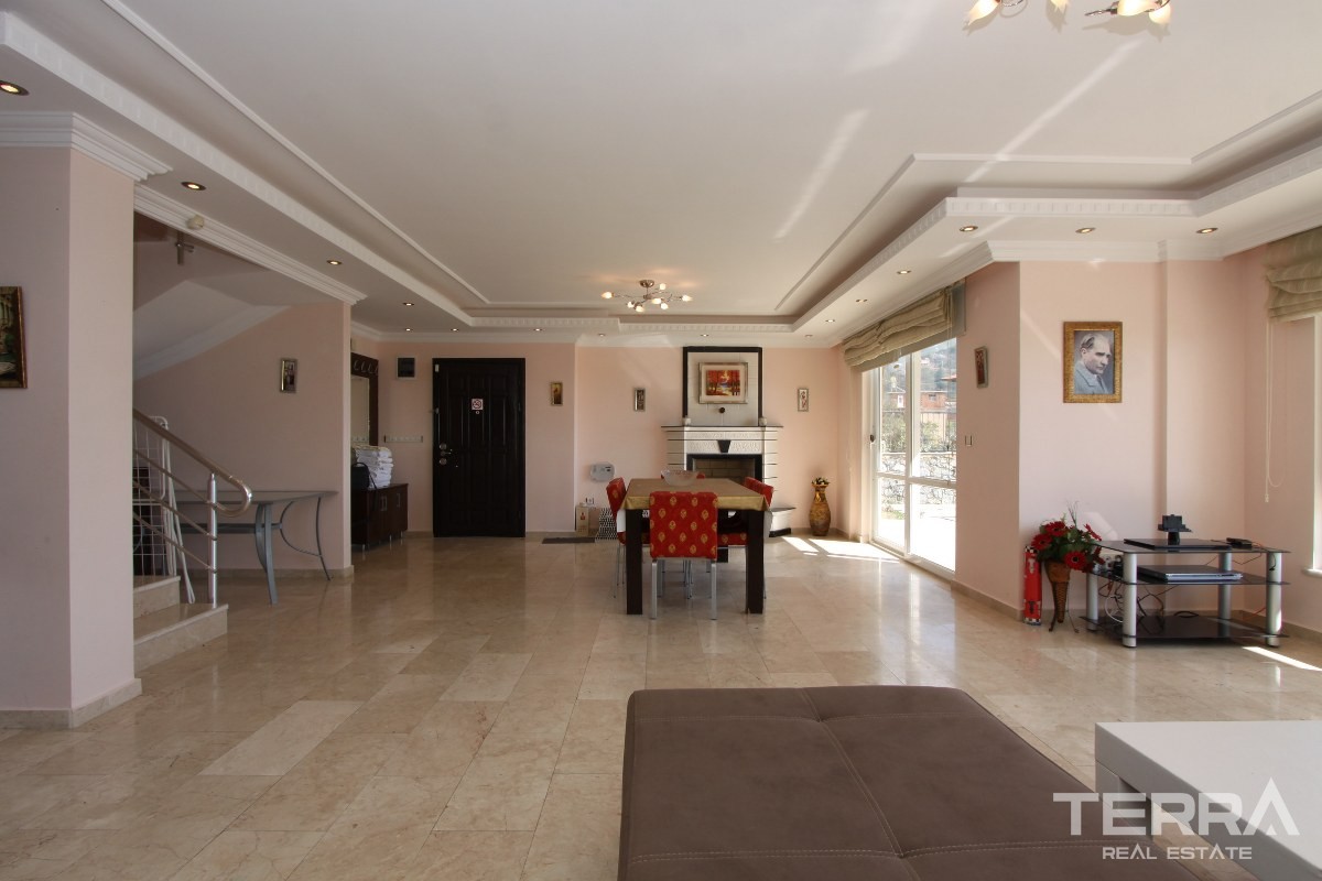 Detached Villa for Sale in Alanya Tepe With Private Swimming Pool - 36613