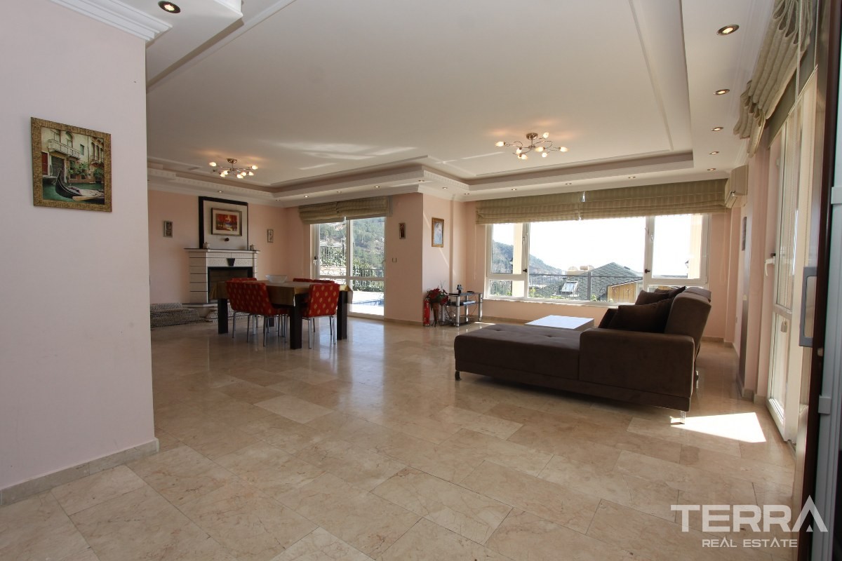 Detached Villa for Sale in Alanya Tepe With Private Swimming Pool - 36617