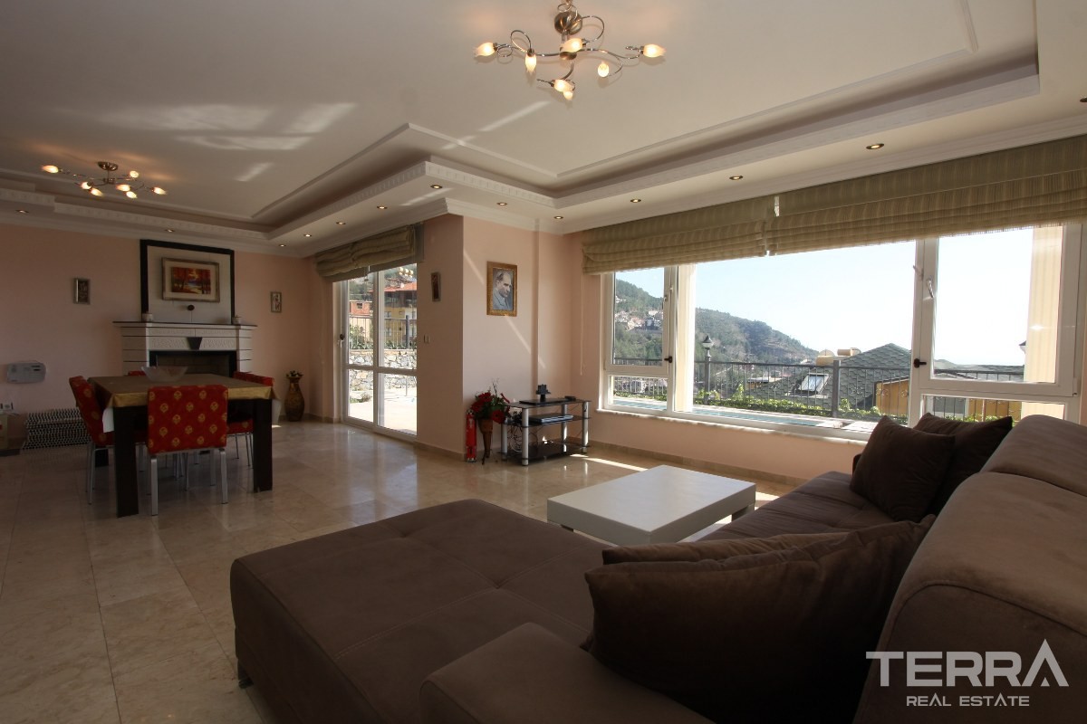 Detached Villa for Sale in Alanya Tepe With Private Swimming Pool - 36619
