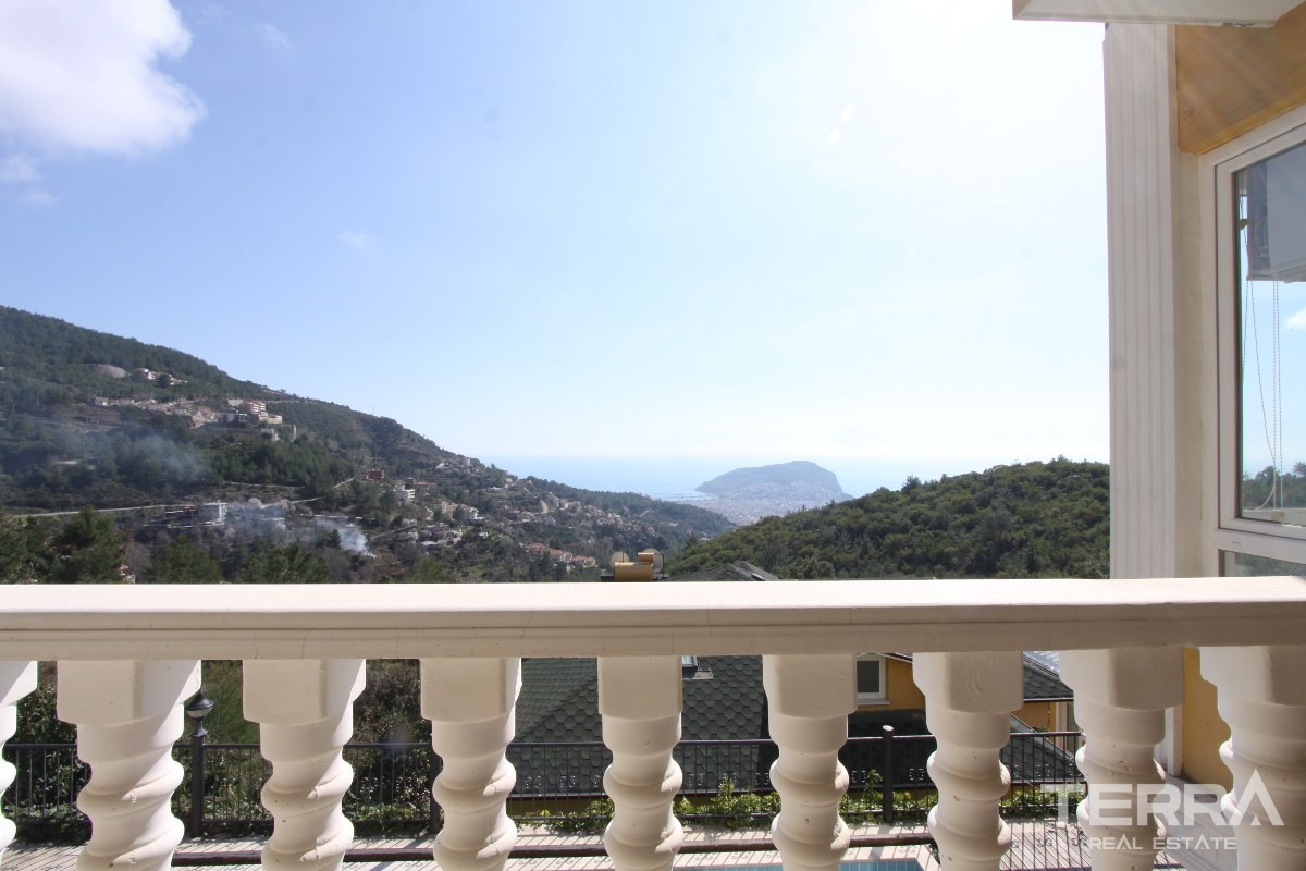 Detached Villa for Sale in Alanya Tepe With Private Swimming Pool - 36624