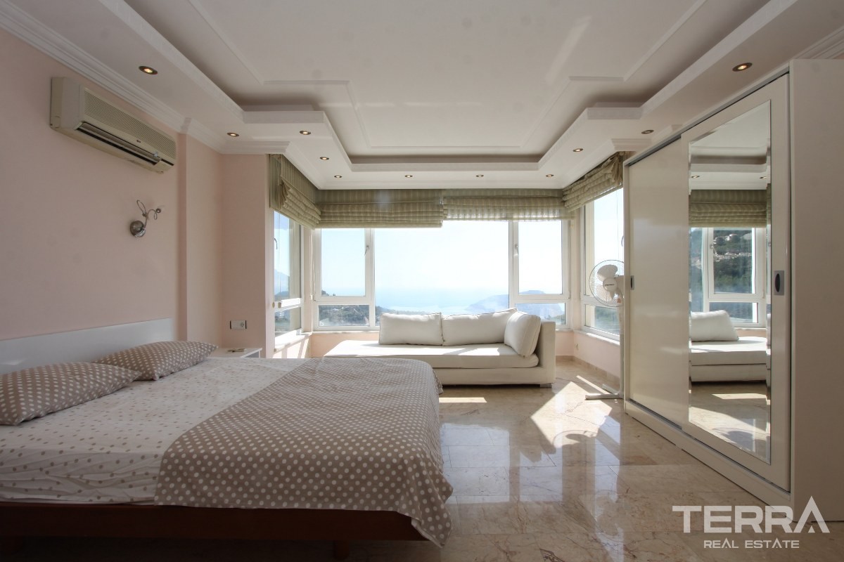 Detached Villa for Sale in Alanya Tepe With Private Swimming Pool - 36630
