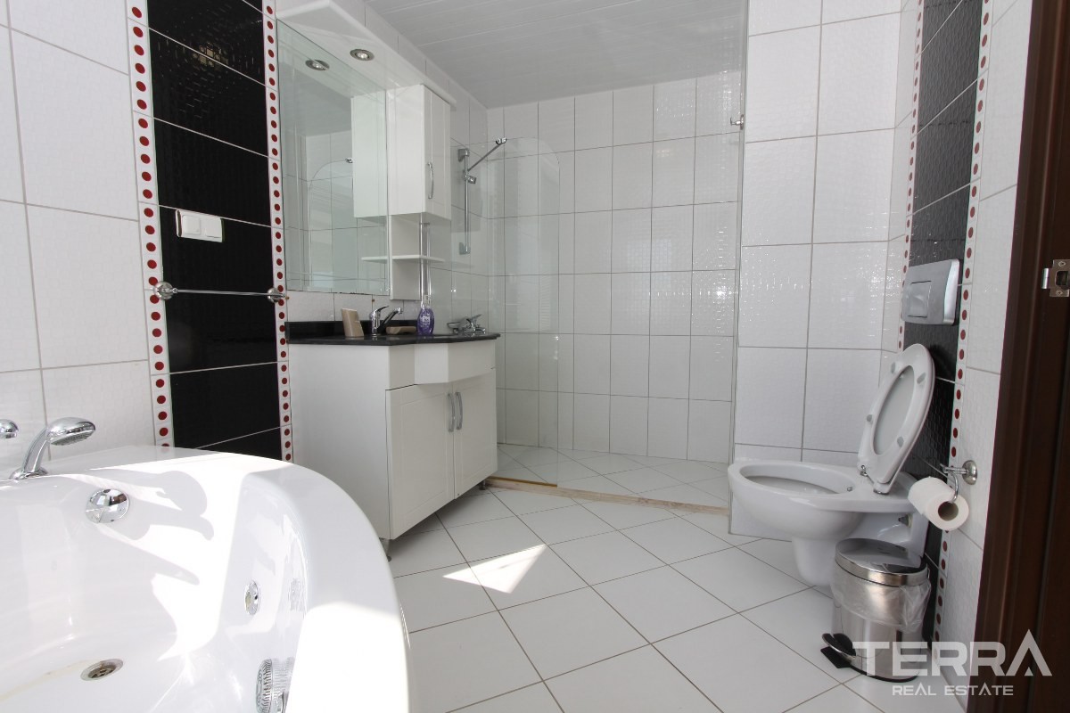 Detached Villa for Sale in Alanya Tepe With Private Swimming Pool - 36634