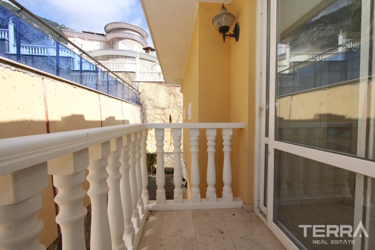 Detached Villa for Sale in Alanya Tepe With Private Swimming Pool - 36638