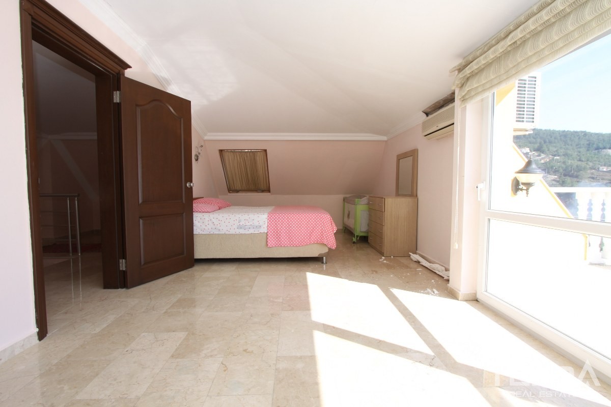 Detached Villa for Sale in Alanya Tepe With Private Swimming Pool - 36640