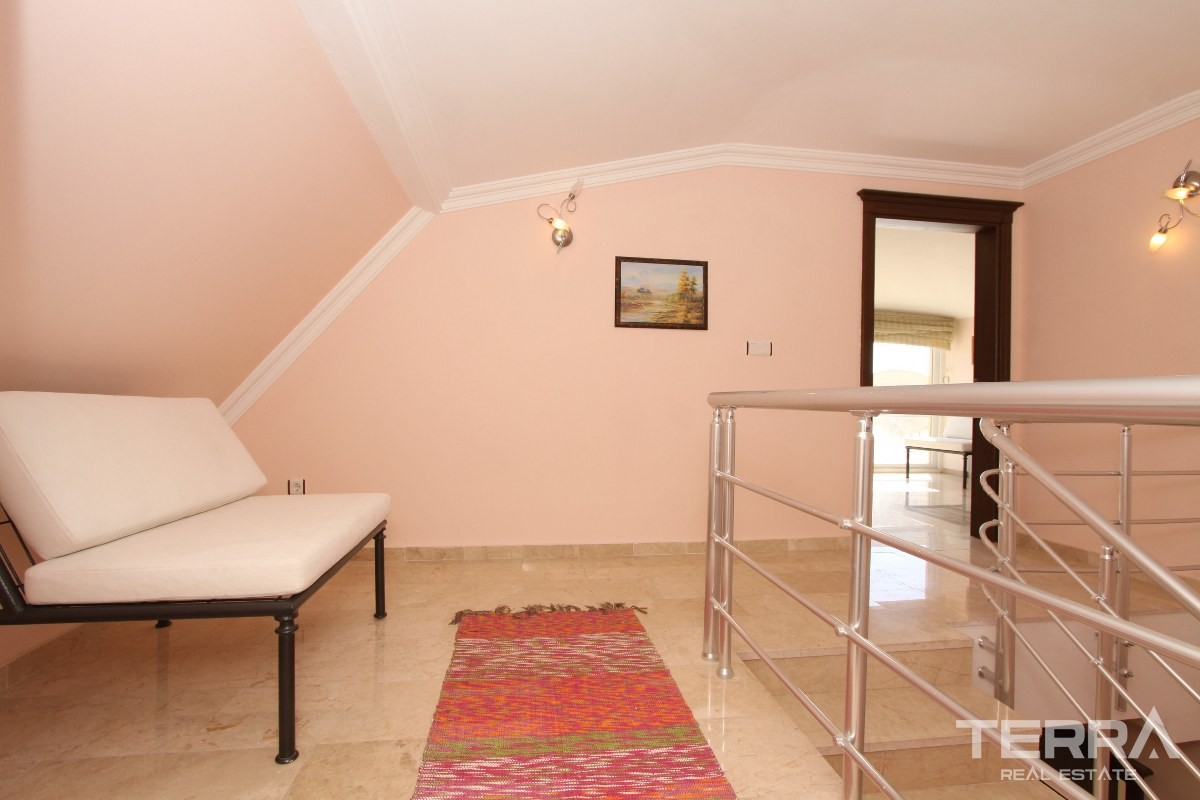 Detached Villa for Sale in Alanya Tepe With Private Swimming Pool - 36643