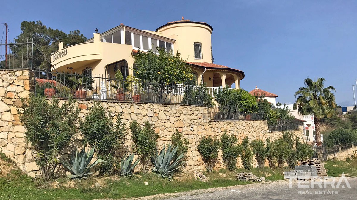 Detached Villa in Alanya Avsallar in a Nice Green Environment