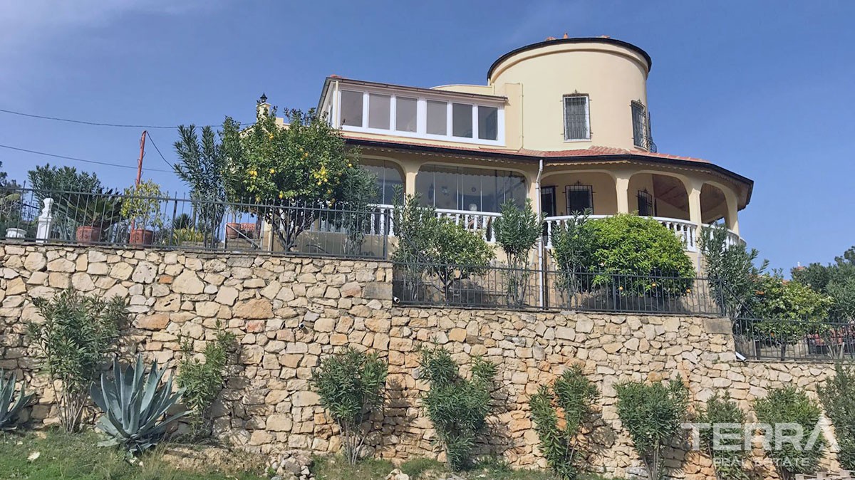 Detached Villa in Alanya Avsallar in a Nice Green Environment - 12717