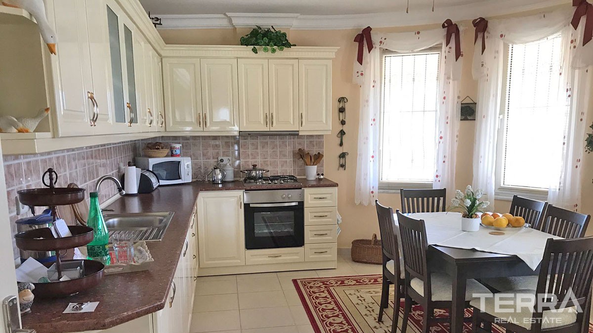 Detached Villa in Alanya Avsallar in a Nice Green Environment - 12724
