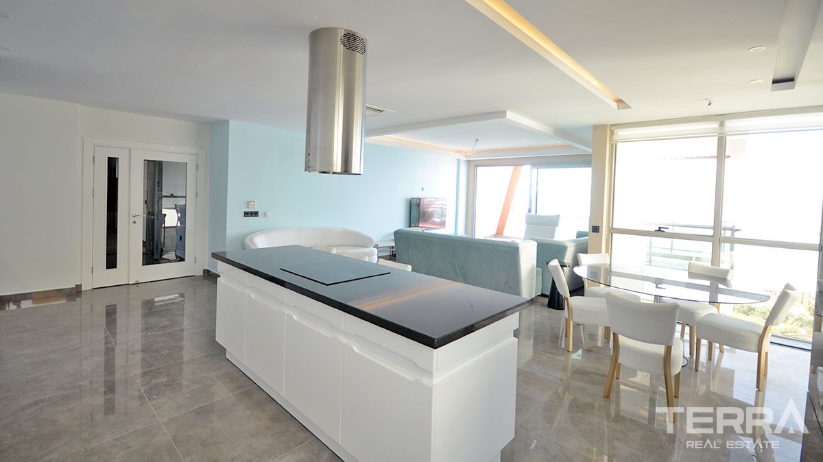 Exclusive sea front penthouse for sale in Alanya, Kargıcak - 12753