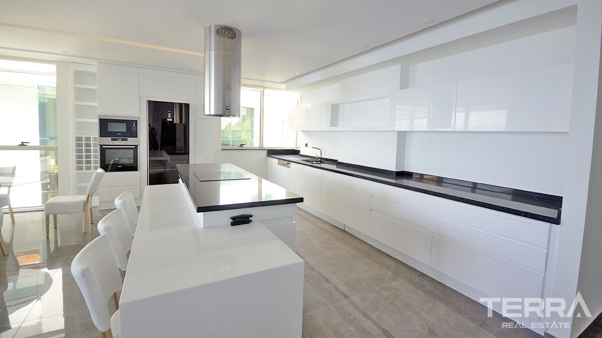 Exclusive sea front penthouse for sale in Alanya, Kargıcak - 12755
