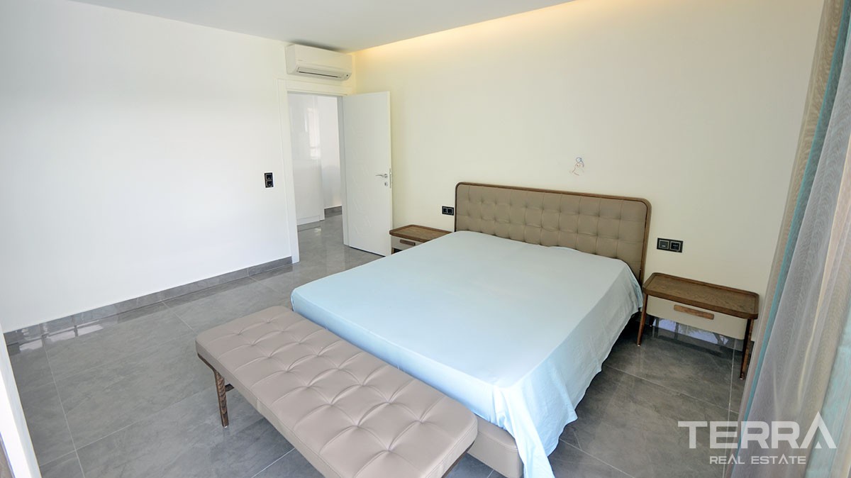 Exclusive sea front penthouse for sale in Alanya, Kargıcak - 12757