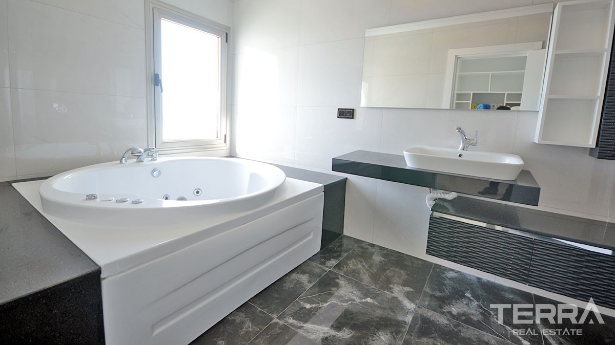 Exclusive sea front penthouse for sale in Alanya, Kargıcak - 12766