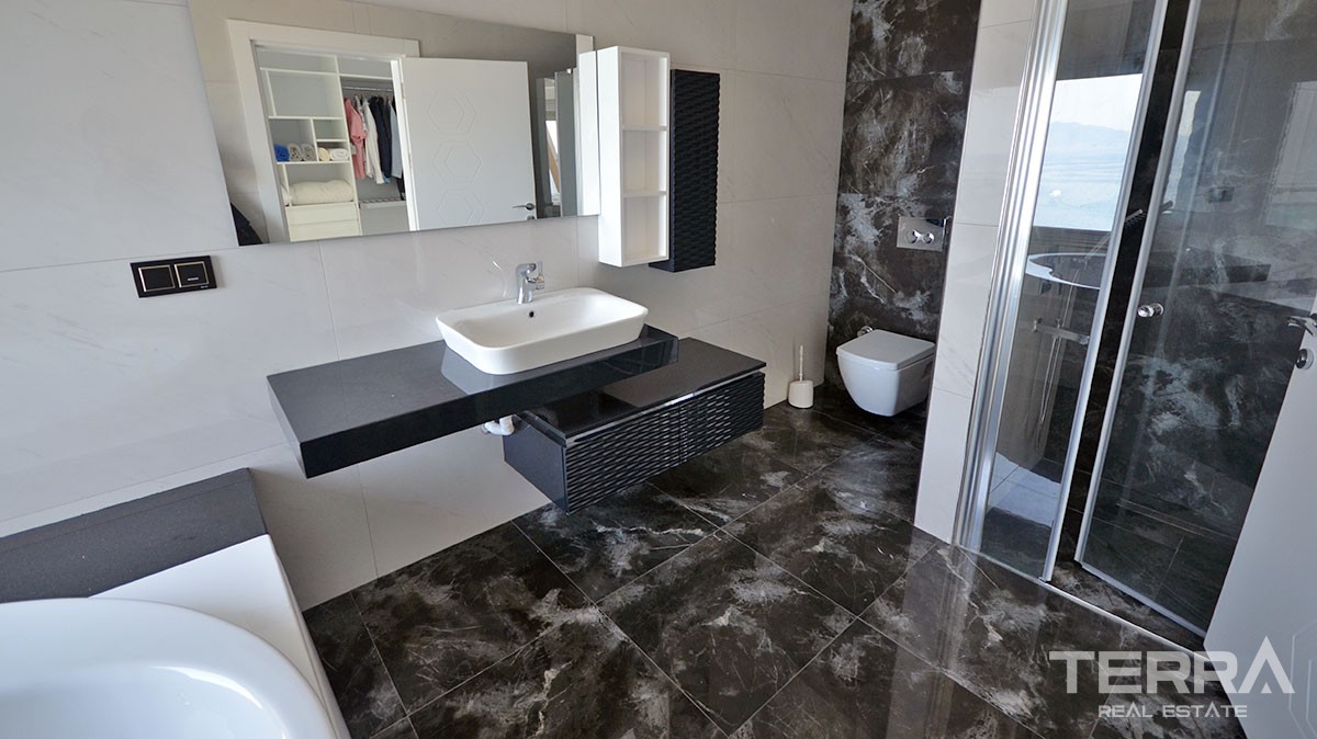 Exclusive sea front penthouse for sale in Alanya, Kargıcak - 12767