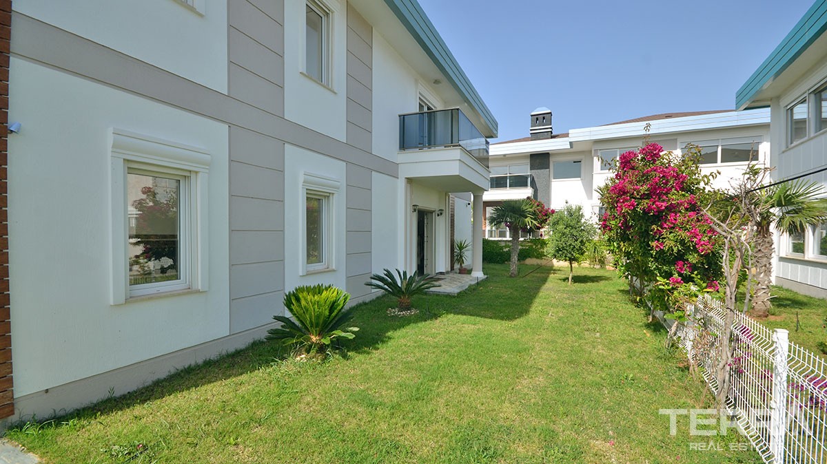 Luxury sea front villas for sale in Alanya, Demirtaş - 12941