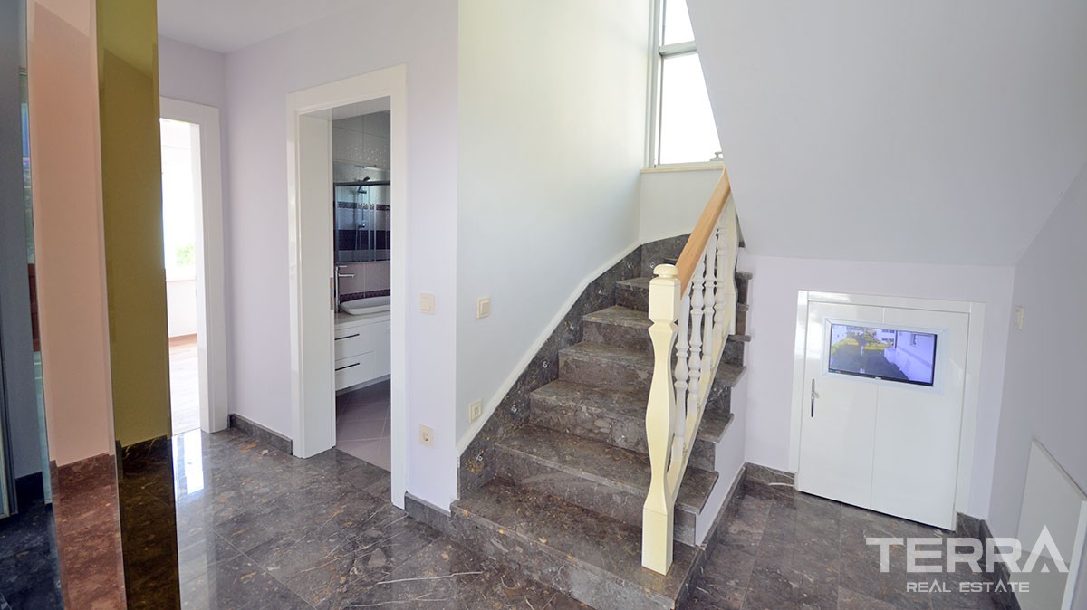 Luxury sea front villas for sale in Alanya, Demirtaş - 12947