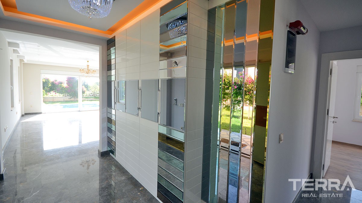 Luxury sea front villas for sale in Alanya, Demirtaş - 12948