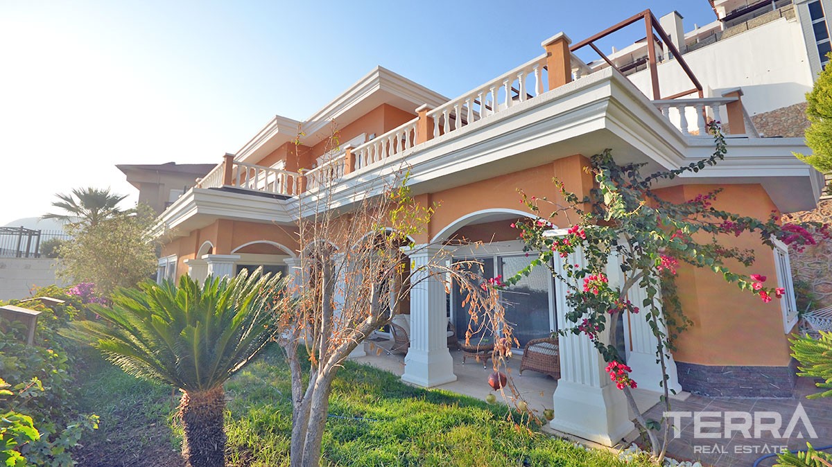 Fully furnished luxury villa for sale in Alanya Bektaş - 13008